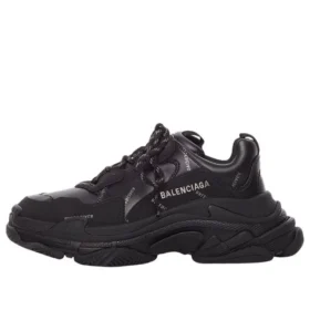 Baskets Triple S « Allover Logo – Noir » 536737W2FA21081