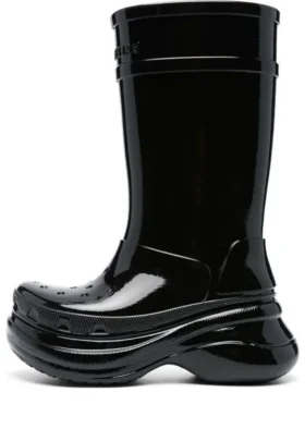 Bottes Crocs x Balenciaga à finition vernie « Noir » 677388W1S8X