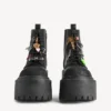 Bottines à plateforme Strike pour femme avec breloques, en noir/multicolore Bottines à plateforme Strike pour femme avec breloques, en noir/multicolore