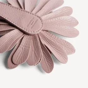 Breloque/porte-clés pour femme en forme de fleur en quartz rose