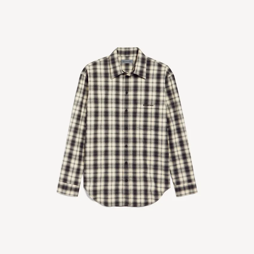 Chemise pour homme à coupe classique, blanche et noire Chemise pour homme à coupe classique, blanche et noire