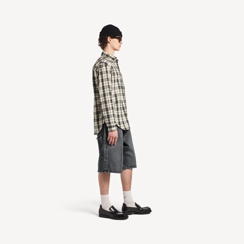 Chemise pour homme à coupe classique, blanche et noire Chemise pour homme à coupe classique, blanche et noire