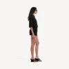 Jupe-short mini ajustée pour femme, en noir