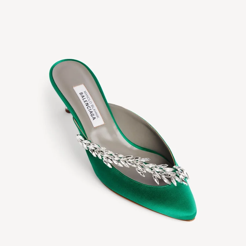Mules Balenciaga | Manolo Blahnik pour femme, couleur « grass » Mules Balenciaga | Manolo Blahnik pour femme, couleur « grass »