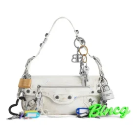 Petit sac bandoulière Le Cagole, effet usé avec breloques « Blanc » 7716402AA7A9000