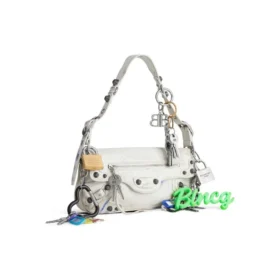 Petit sac bandoulière Le Cagole, effet usé avec breloques « Blanc » 7716402AA7A9000