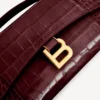 Pochette pour femme en forme d’Hourglass avec chaîne, couleur bordeaux foncé Pochette pour femme en forme d’Hourglass avec chaîne, couleur bordeaux foncé