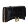 Portefeuille Hourglass à chaîne, motif crocodile gaufré « Noir » 6560501LRGM1000