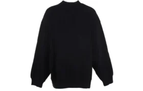 Pull à col rond Sporty B Crest Logo « Noir » 671125TLV60-1000 Pull à col rond Sporty B Crest Logo « Noir » 671125TLV60-1000