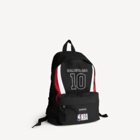 Sac à dos Explorer Balenciaga pour homme | Collaboration NBA, noir/blanc/rouge vermillon