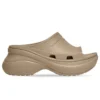 Sandales de piscine Balenciaga x Crocs « Beige » 677389W1S8E2500