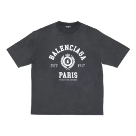 T-shirt à manches courtes avec logo Varsity « Washed Black » 612966TMV981000 T-shirt à manches courtes avec logo Varsity « Washed Black » 612966TMV981000