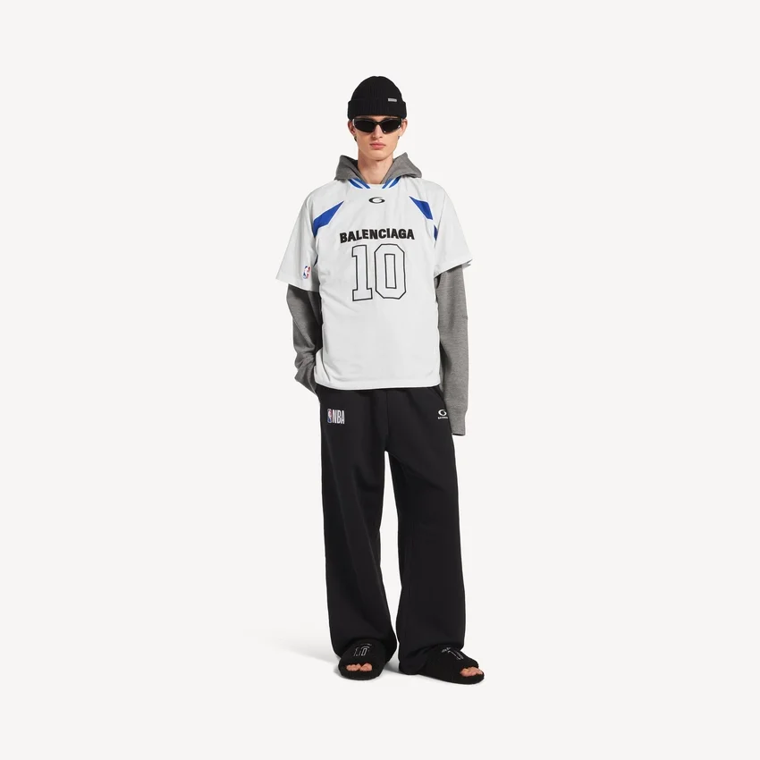 T-shirt oversize pour homme Balenciaga | Collaboration NBA, blanc/multicolore T-shirt oversize pour homme Balenciaga | Collaboration NBA, blanc/multicolore