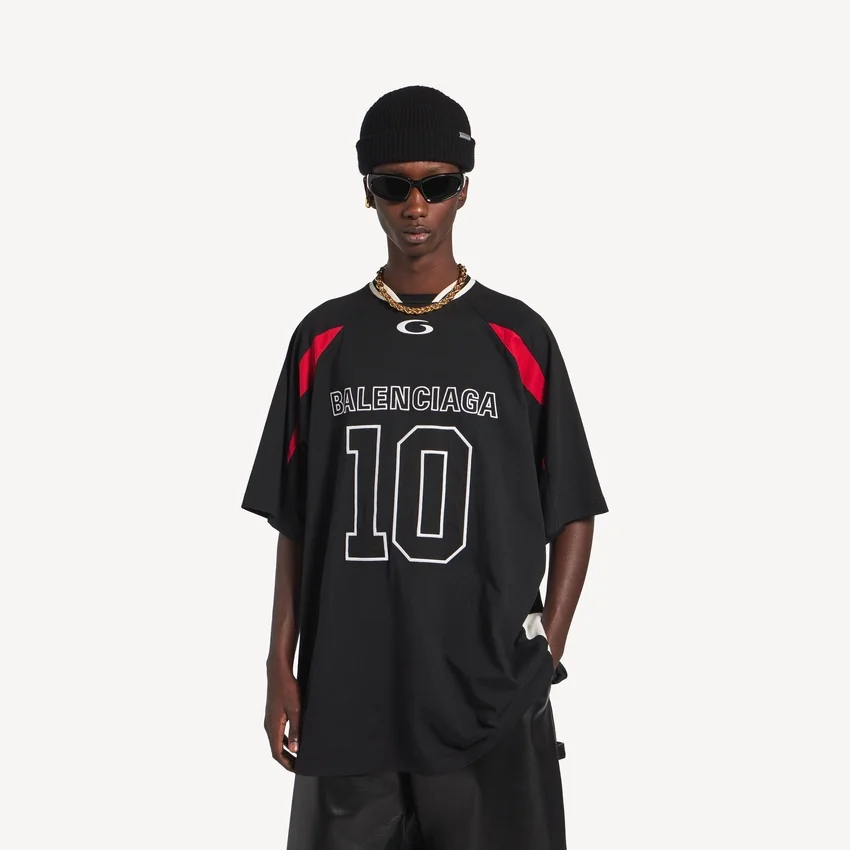 T-shirt oversize pour homme Balenciaga | Collaboration NBA, noir/multicolore T-shirt oversize pour homme Balenciaga | Collaboration NBA, noir/multicolore