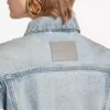 Veste courte cintrée pour femme, bleu clair délavé Veste courte cintrée pour femme, bleu clair délavé
