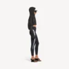 Veste courte techwear pour femme, noire Veste courte techwear pour femme, noire
